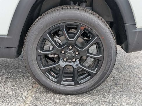 New 2026 Jeep Compass Latitude AWD/4WD image 9