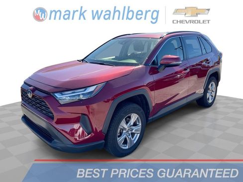 Used 2022 Toyota RAV4 XLE w/ Convenience Package image 1