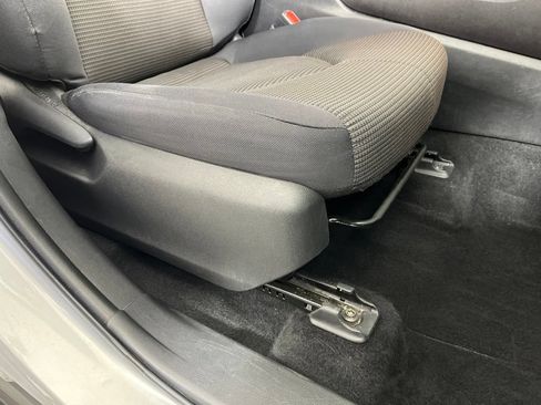 Used 2022 Toyota Highlander LE FWD image 8