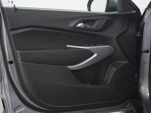 Used 2024 Chevrolet Trax LS w/ LS Convenience Package image 19