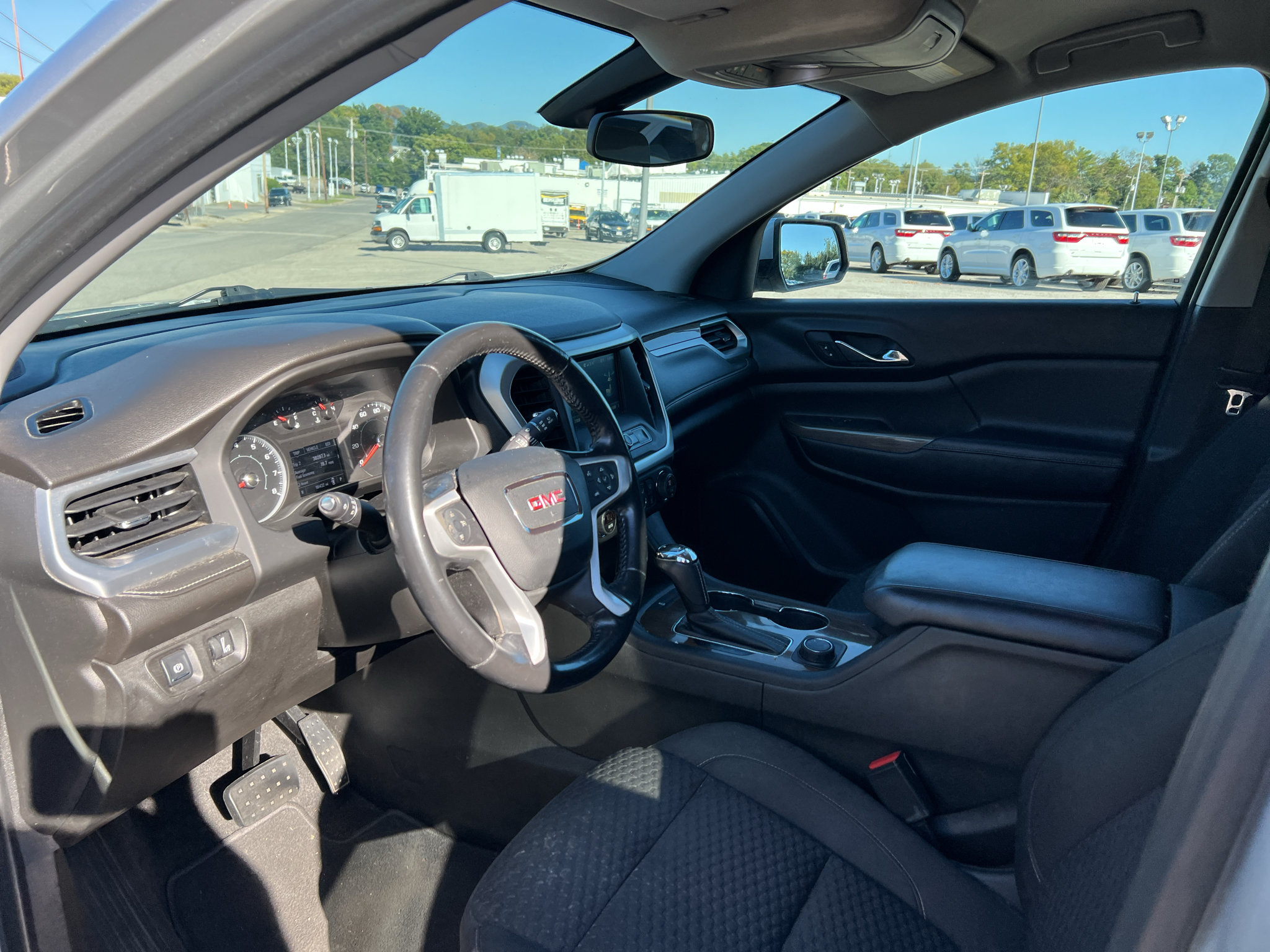 Used 2018 GMC Acadia SLE AWD/4WD image 12