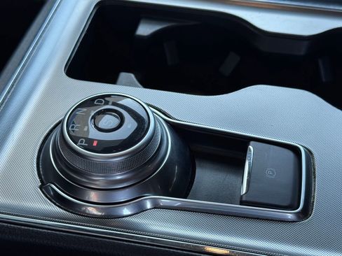 Used 2024 Ford Edge Titanium image 25