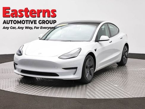 Used 2023 Tesla Model 3 Standard Range RWD image 1