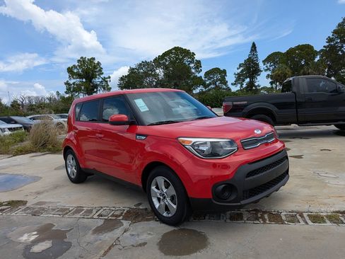 Used 2019 Kia Soul FWD image 2