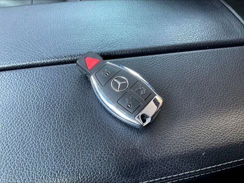 Used 2019 Mercedes-Benz GLS 550 4MATIC w/ Driver Assistance Package image 32