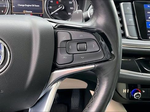 Used 2023 Buick Enclave Essence image 17