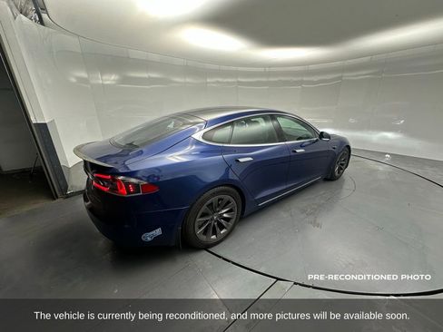 Used 2020 Tesla Model S Long Range Plus image 6
