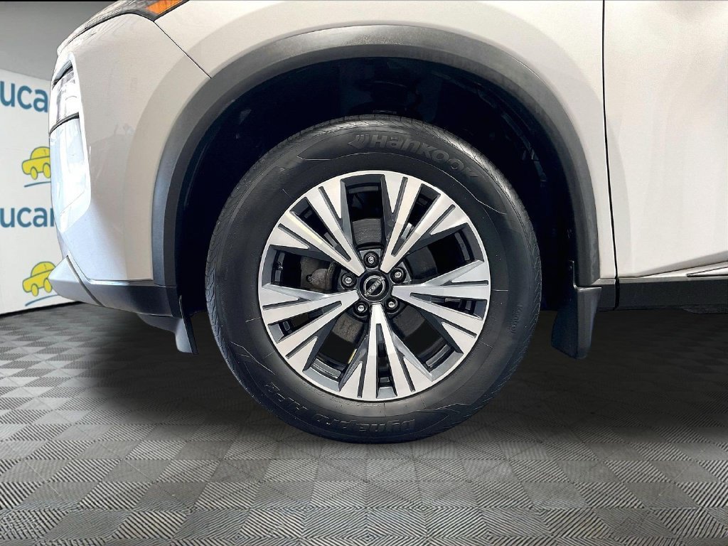 Certified 2023 Nissan Rogue SV w/ SV Premium B Package AWD/4WD image 7