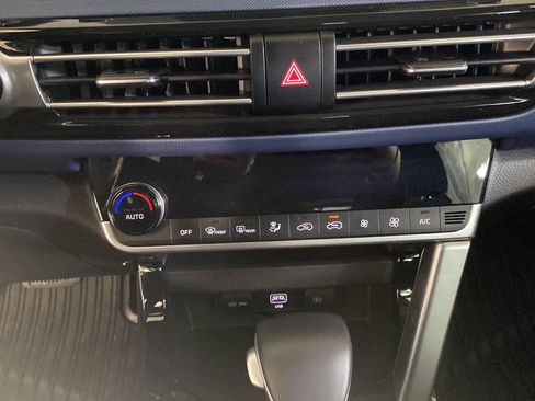 Used 2023 Kia Seltos S w/ Navigation Package AWD/4WD image 20
