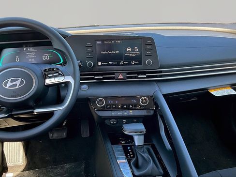 New 2026 Hyundai Elantra Hybrid FWD image 11