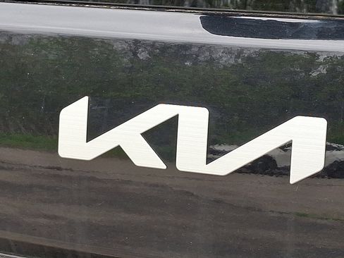 Used 2025 Kia Soul LX FWD image 29