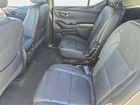 Used 2023 Chevrolet Traverse Premier image 19