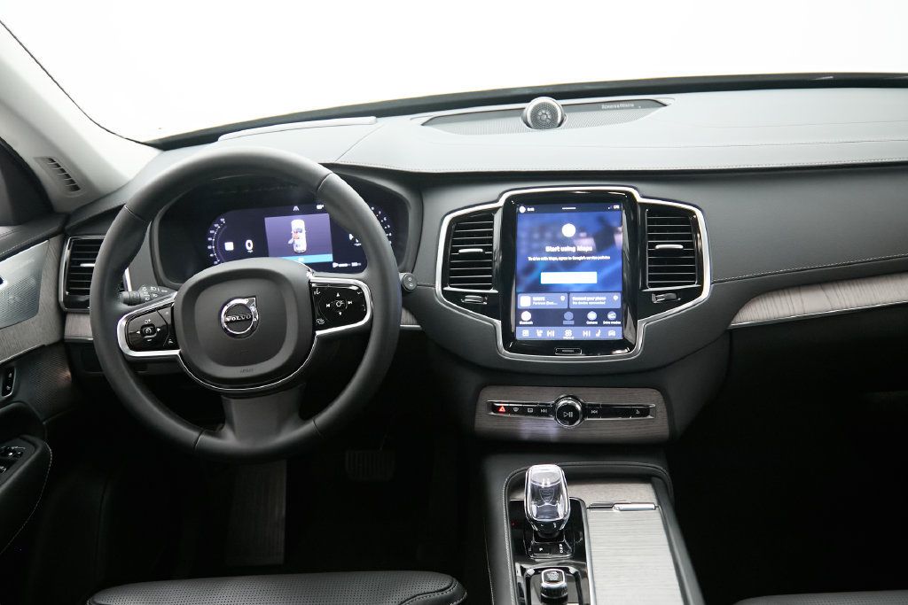 Certified 2024 Volvo XC90 B6 Ultimate AWD/4WD image 27