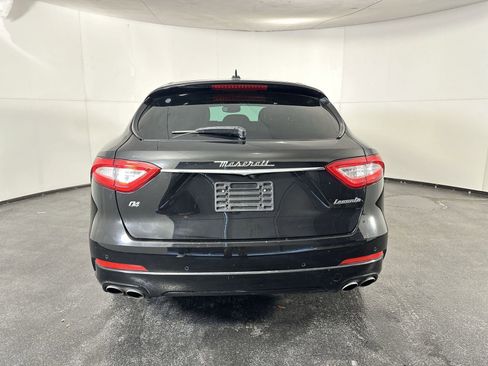 Used 2019 Maserati Levante image 10