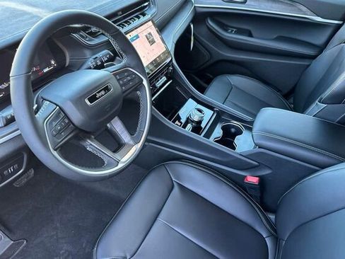 New 2025 Jeep Grand Cherokee Limited image 7
