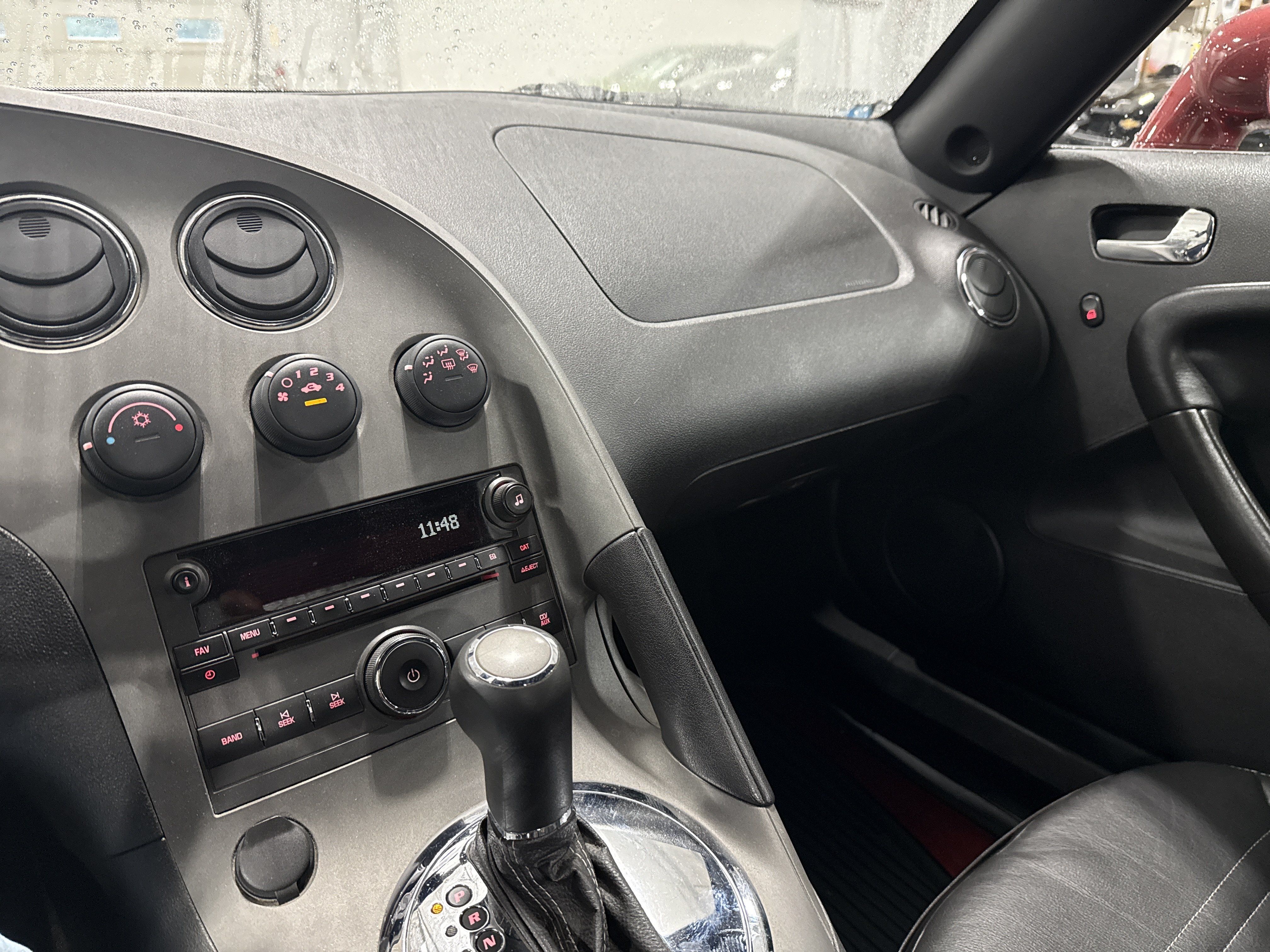 Used 2009 Pontiac Solstice Convertible w/ Premium Package RWD image 9