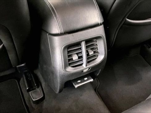 Used 2019 Jeep Cherokee Latitude Plus FWD image 9
