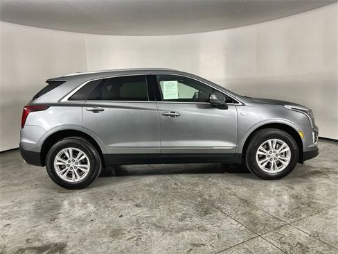 Certified 2025 Cadillac XT5 Luxury image 9