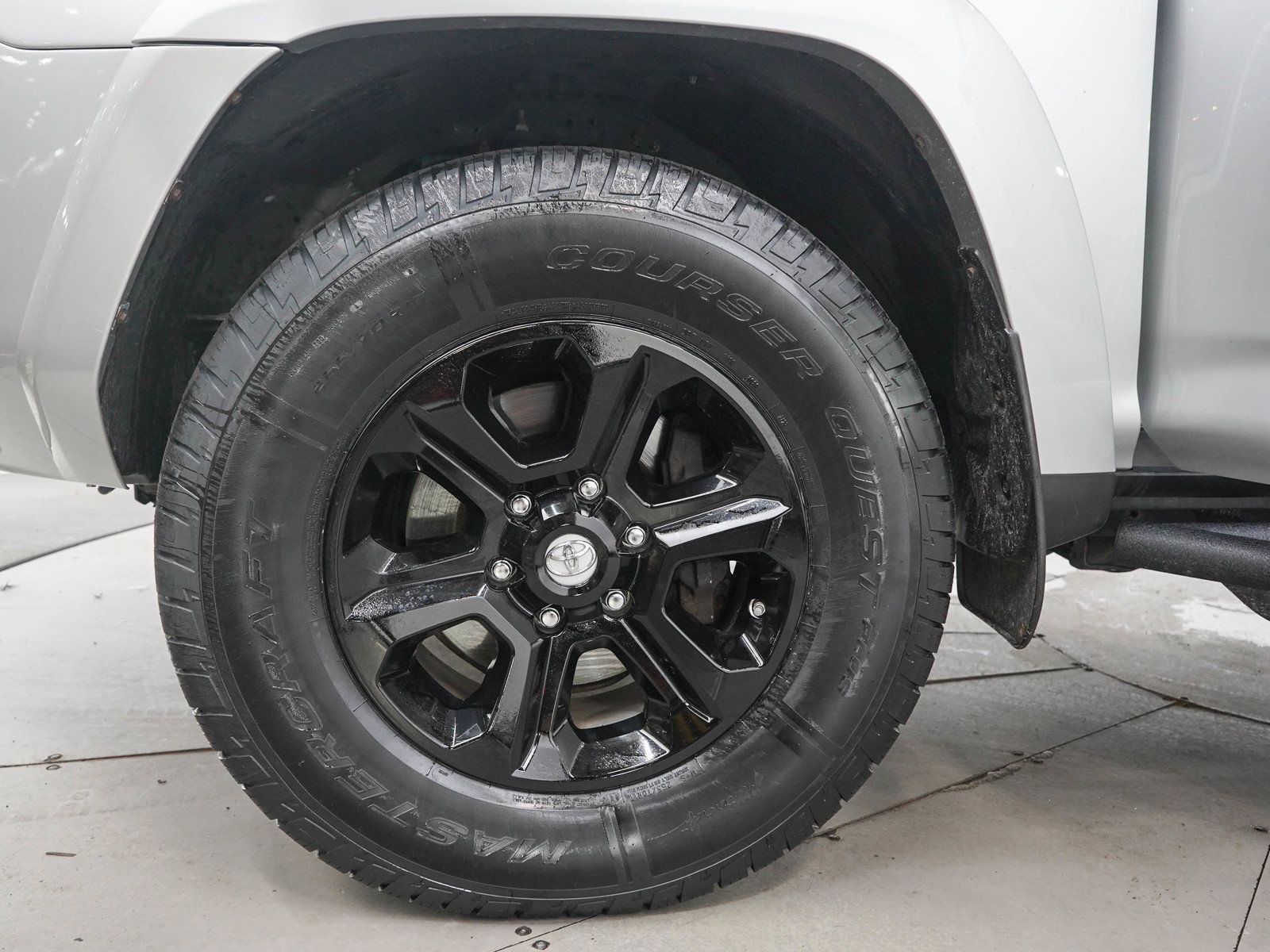 Used 2016 Toyota 4Runner SR5 Premium AWD/4WD image 29