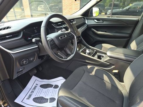 Used 2024 Jeep Grand Cherokee Laredo X w/ Luxury Tech Group I AWD/4WD image 20