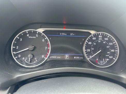 Used 2025 Nissan Sentra SV FWD image 10