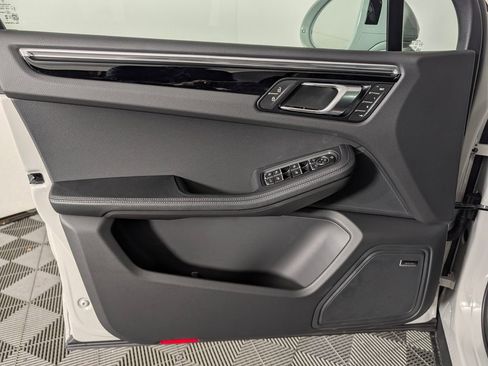 New 2026 Porsche Macan S image 25