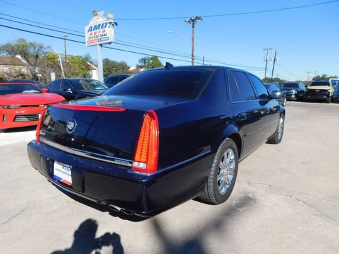 Used 2009 Cadillac DTS w/ Trunk Convenience Package image 7
