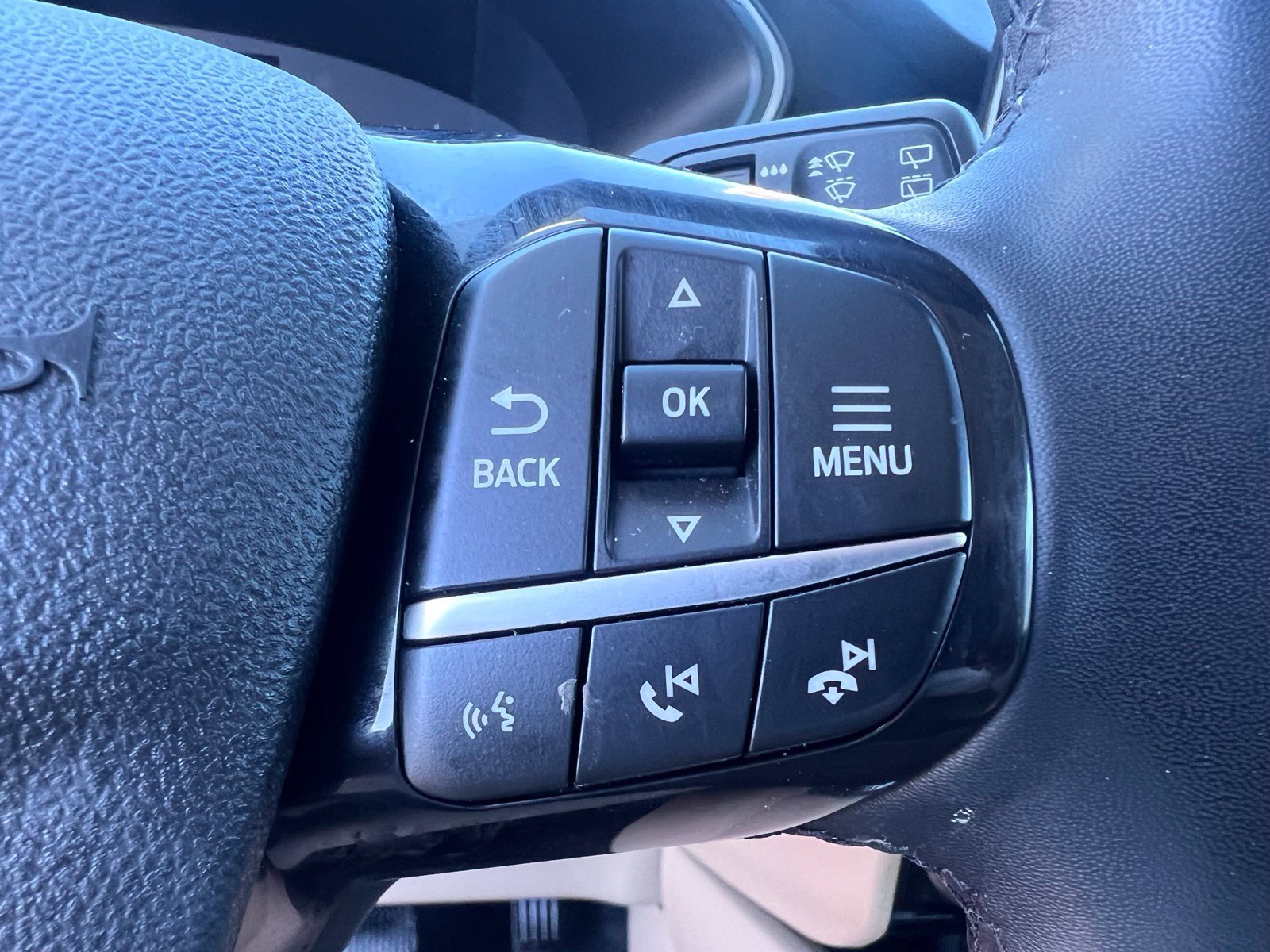 Used 2022 Ford Escape SE w/ Convenience Package FWD image 25