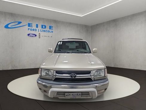 Used 2001 Toyota 4Runner SR5 RWD image 2
