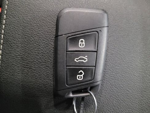Used 2025 Volkswagen Taos S AWD/4WD image 32