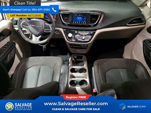 Used 2021 Chrysler Voyager LX image 11