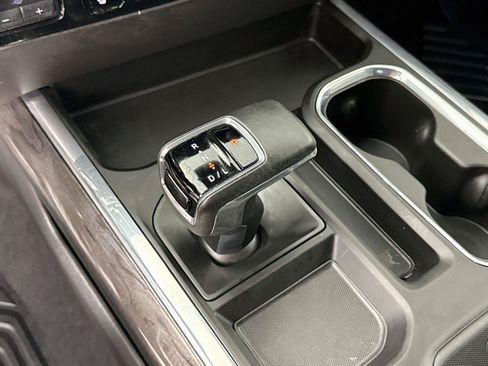 Used 2024 Chevrolet Silverado 1500 LTZ w/ LTZ Premium Package AWD/4WD image 18