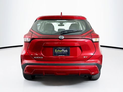 Used 2024 Nissan Kicks SV image 7
