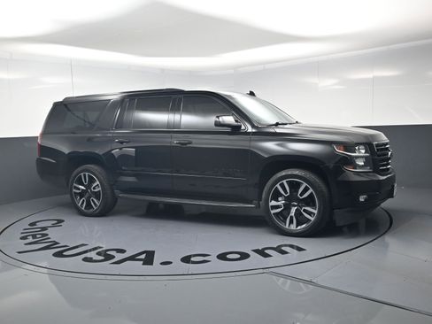 Used 2019 Chevrolet Suburban Premier AWD/4WD image 2
