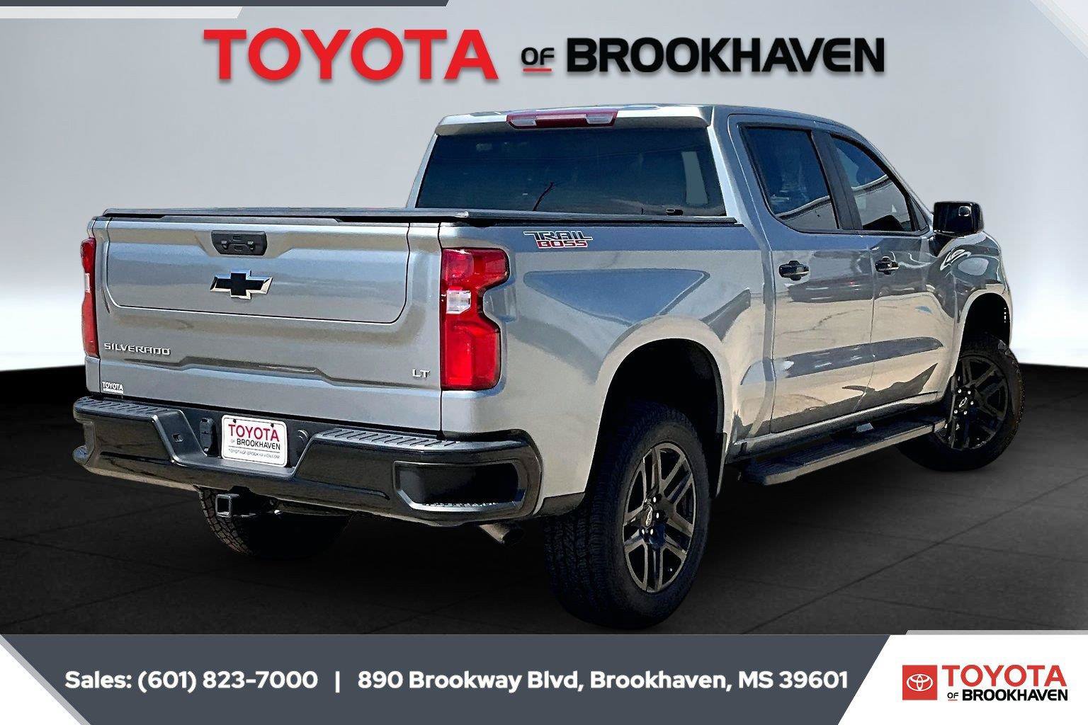 Used 2024 Chevrolet Silverado 1500 LT Trail Boss w/ Protection Package AWD/4WD image 11