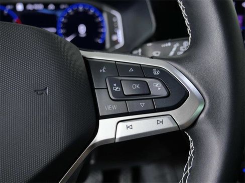 Used 2024 Volkswagen Taos SEL image 25