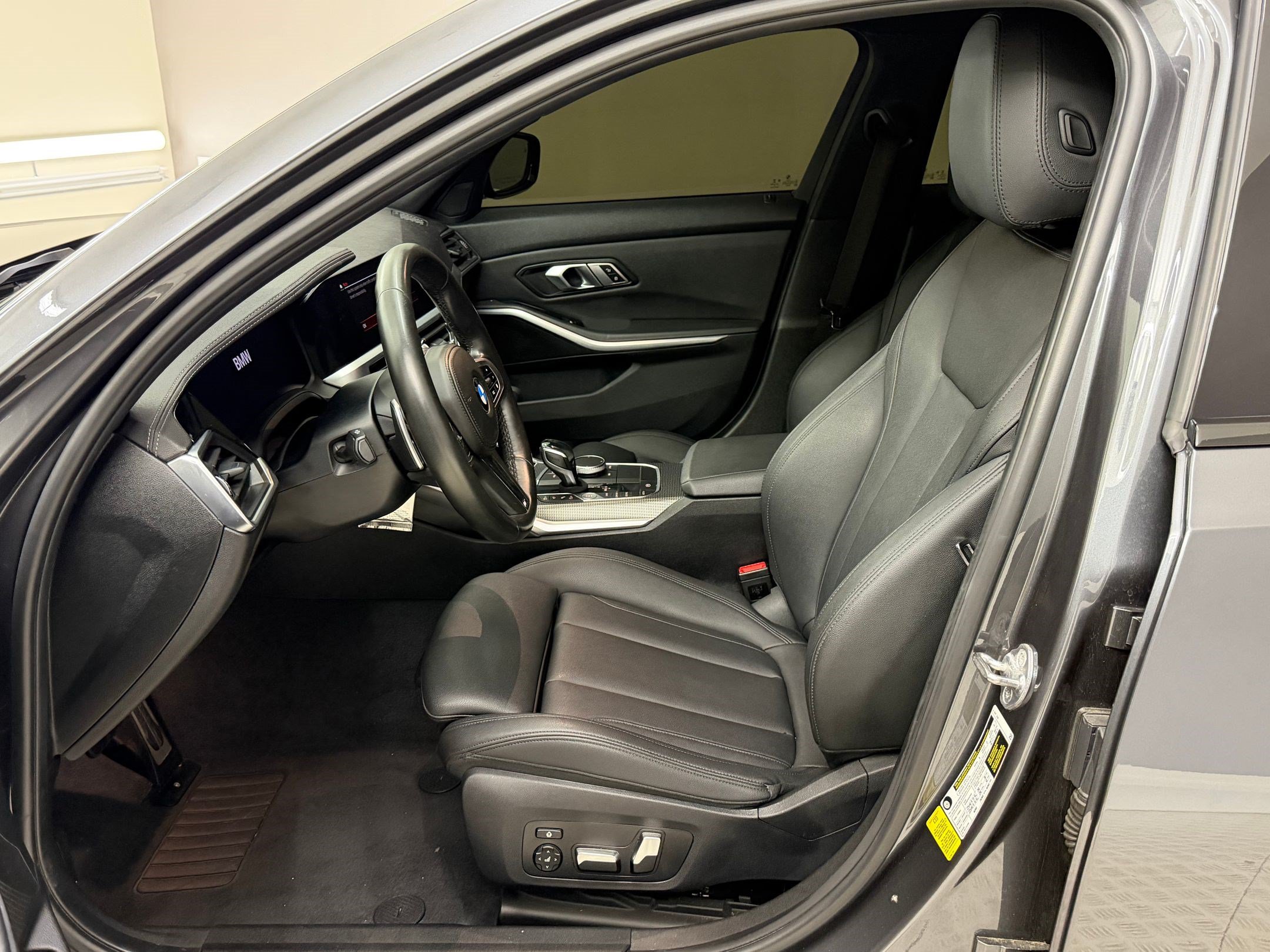 Used 2020 BMW M340i w/ Parking Assistance Package RWD image 5