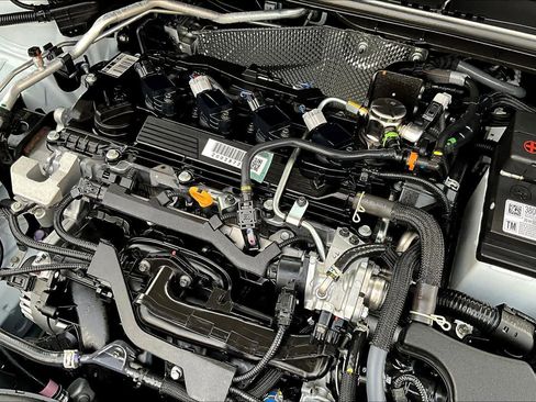 Used 2026 Toyota Corolla Cross L image 31