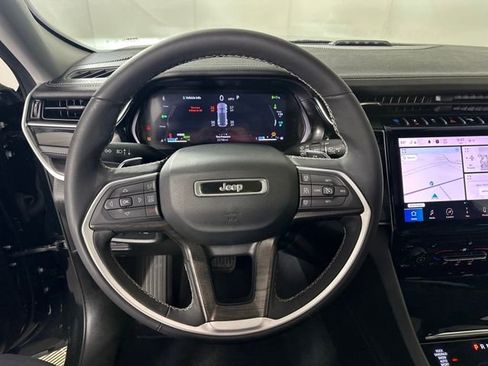 Used 2023 Jeep Grand Cherokee 4WD 4xe image 14