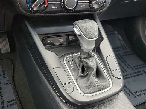 Used 2024 Kia Soul LX w/ Option Group 015 image 17