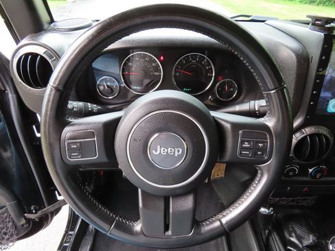 Used 2017 Jeep Wrangler Sport w/ Quick Order Package 23S AWD/4WD image 11