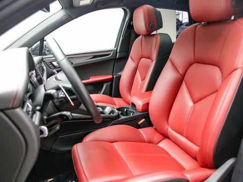 Certified 2026 Porsche Macan S AWD/4WD image 10