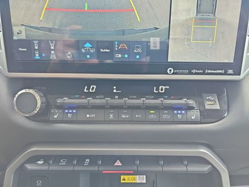 Used 2023 Toyota Tundra Limited AWD/4WD image 27