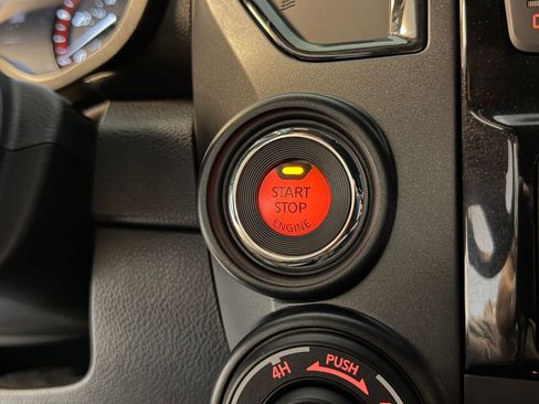 Used 2024 Nissan Titan PRO-4X w/ Pro-4x Convenience Package AWD/4WD image 18