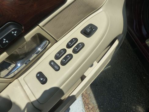 Used 2008 Mercury Grand Marquis GS RWD image 17