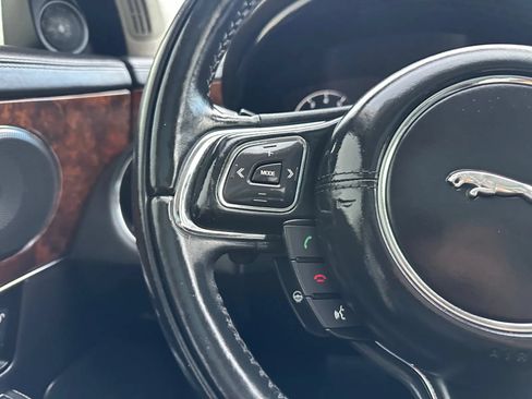Used 2016 Jaguar XJ L Portfolio RWD image 28