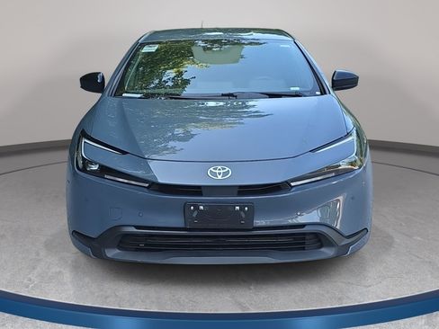 Used 2024 Toyota Prius LE FWD image 2