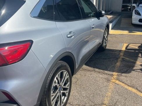 Used 2022 Ford Escape SEL w/ Technology Package image 6