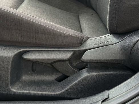 Used 2025 Toyota Camry LE image 28