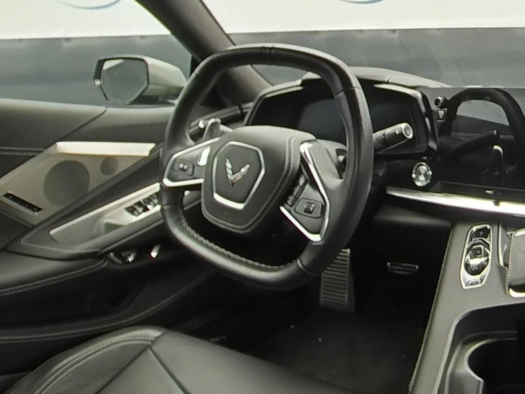 Used 2022 Chevrolet Corvette Stingray Premium Conv w/ Z51 Performance Package RWD image 16